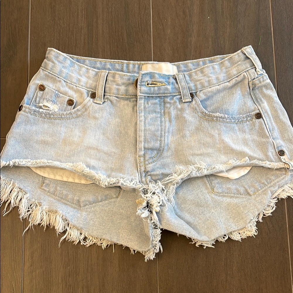 Light Blue Denim Frayed Hem Women's Shorts